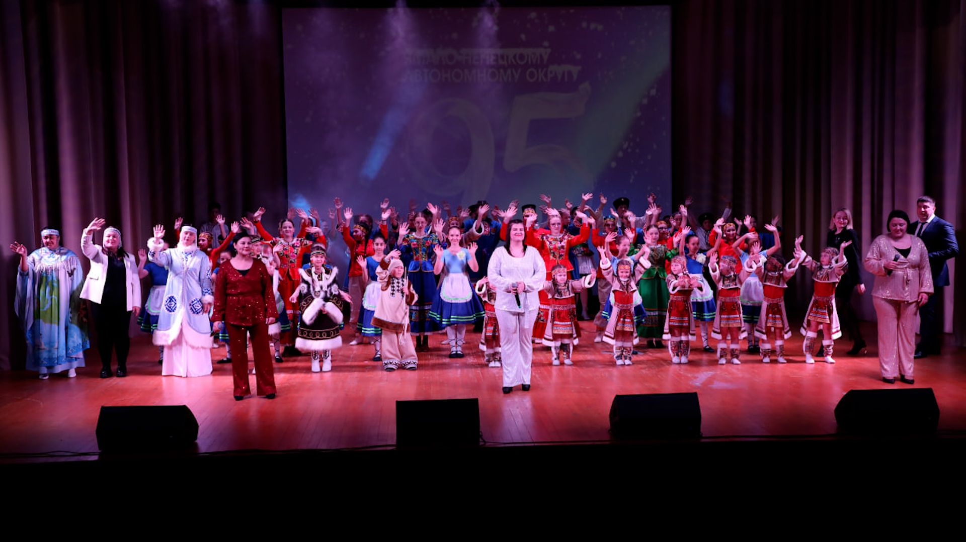 Жители и гости Красноселькупа отметили праздник, посвящённый 95-летию со дня образования ЯНАО