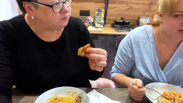 Хоть дочь накормила вечно голодную мать/Мукбанг со старшей дочкой ❤️
