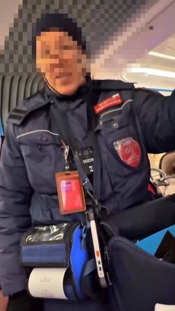 ‼️В Москве контролер забрала банковскую карту у матери с детьми, так как женщина не успела оплатить