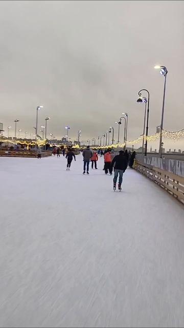 Лайфхак бесплатно на каток ⛸️ Каток у Флагштока 💙
