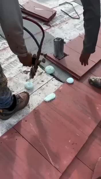 Интересная кровля.