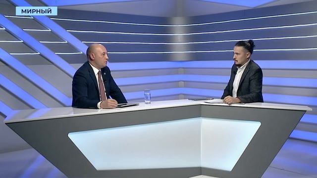 Дворец Детства в Мирном достраивает бригада из 18 человек