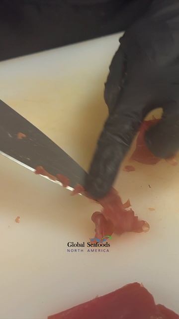 Нарезка выдержанного тунца Ahi на идеальные порции | Техника шефа