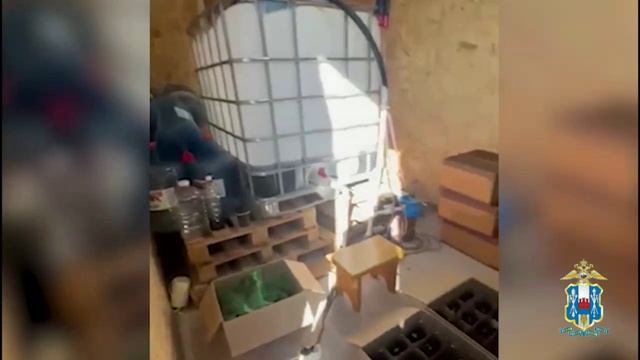 Подпольное производство водки и коньяка под видом известных брендов выявили ростовские оперативники