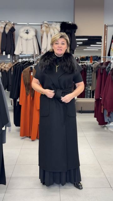 НОВАЯ КОЛЛЕКЦИЯ ЖИЛЕТ ИЗ ИТАЛЬЯНСКОЙ ТКАНИ LORO PİANA С ОТДЕЛКОЙ ЛИСА ЧЕРНОБУРКА 99900р.