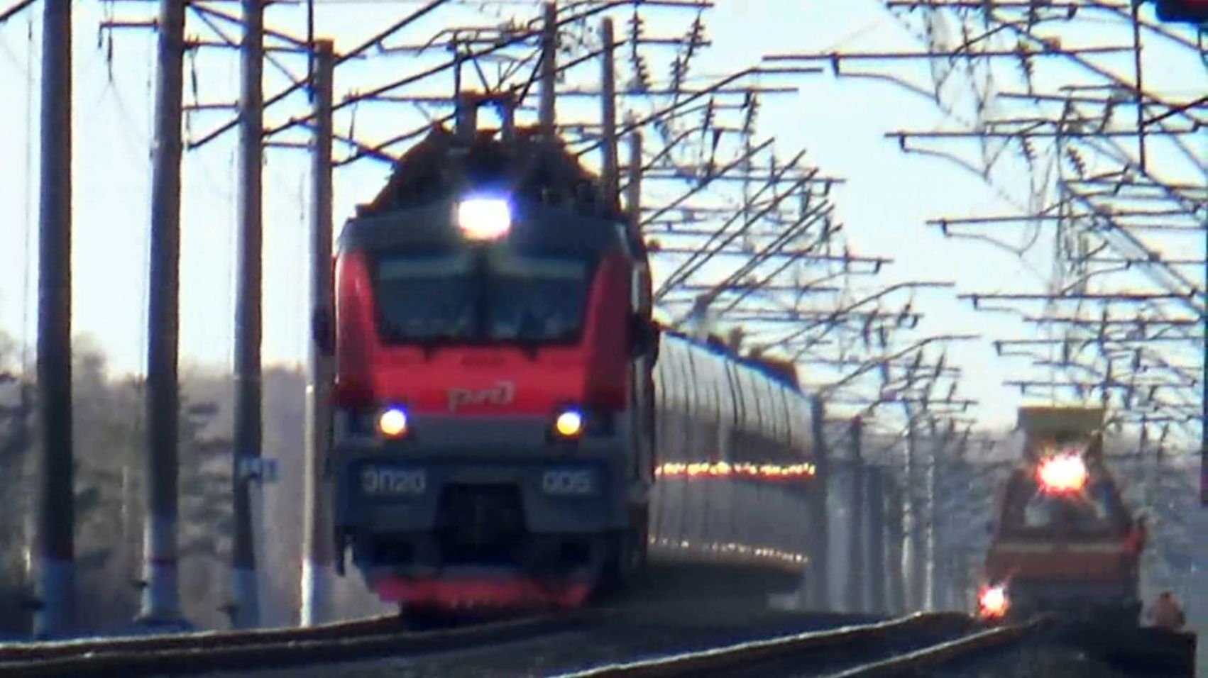 ЭП20-005 с поездом "Стриж2