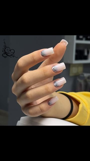 Маникюр на Новый Год Омск