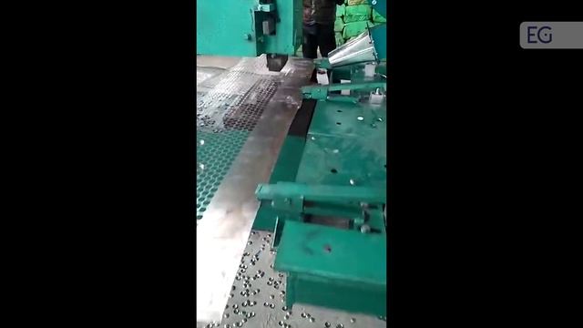 Автоматический пресс для высечки шляпок шиферных гвоздей PA-4