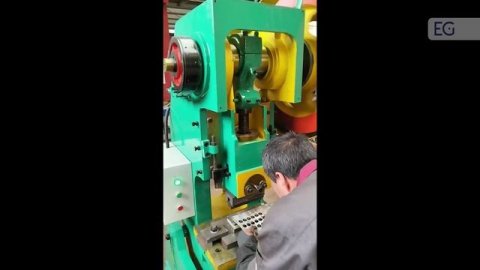 Полуавтоматический пресс для высечки шляпок шиферных гвоздей PP-1.5