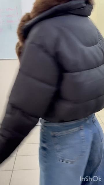 😃 Интересные находки сегодня. Решили померить куртку из лота.