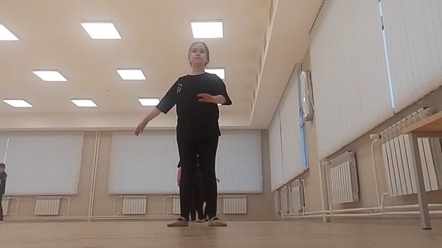 я на танцах😁