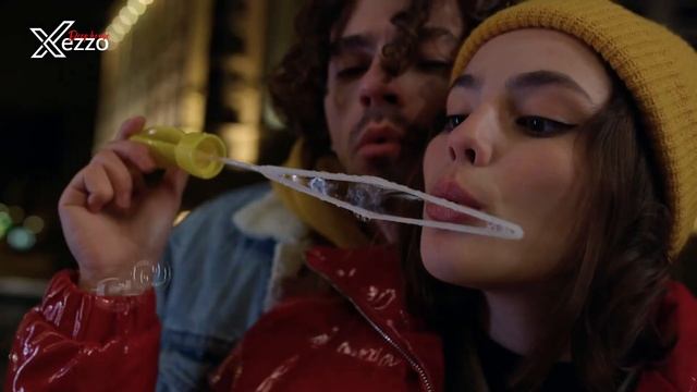 Держи меня. Песня.