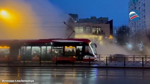 В центре Петербурга фонтан горячей воды обжег 9-летнюю девочку и пенсионера