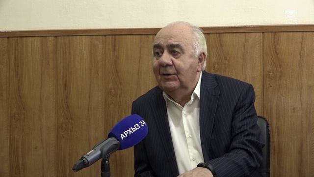 Салых Хапчаев стал лауреатом региональной премии общества «Знание» в области просвещения