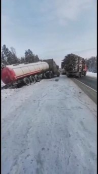 Уважение таким водителям! Они не проехали мимо.