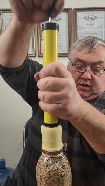 4724 Завелись в крупе жучки? Покупай Вакуумный укупорщик Медведева