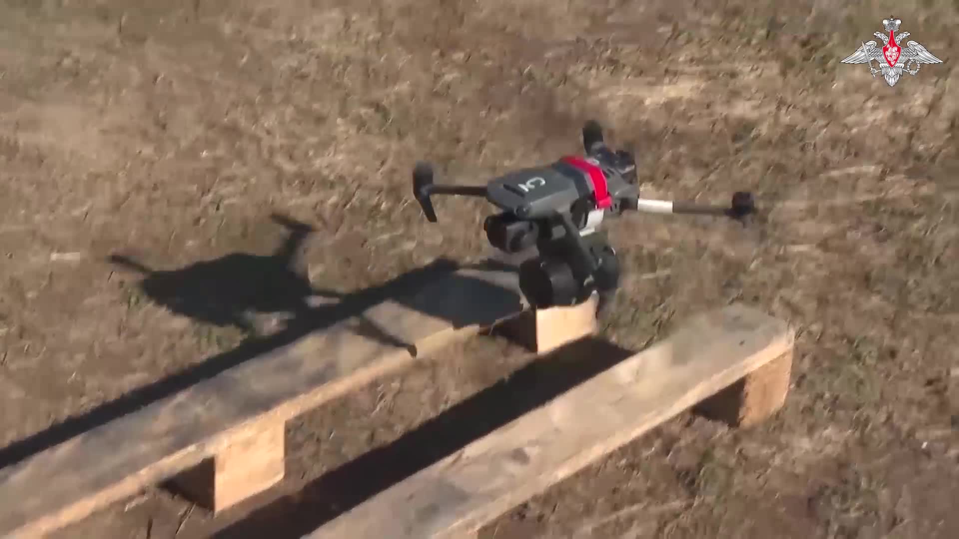 🎮 Подразделения войск беспилотных систем совместно с военными инженерами ВДВ разминировали маршр...