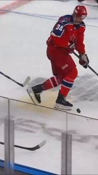 Сделал ДЫРКУ во ВРАТАРЕ 🤯 #КХЛ