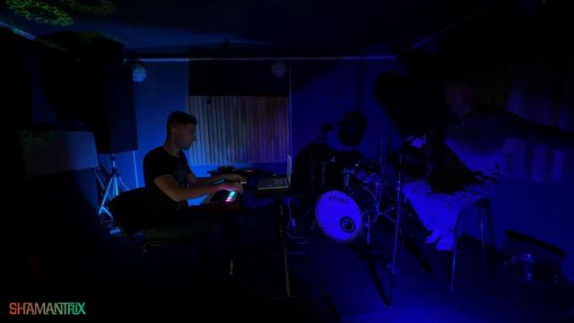 Shamantrix - Си-бемоль