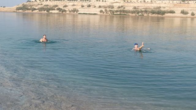 Мужской балет на море!