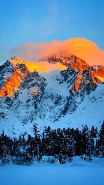 ГОРЫ НА ЗАКАТЕ