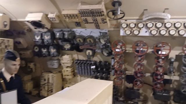 В этой комнате на защищенном объекте расположось оборудование из Подводных лодок