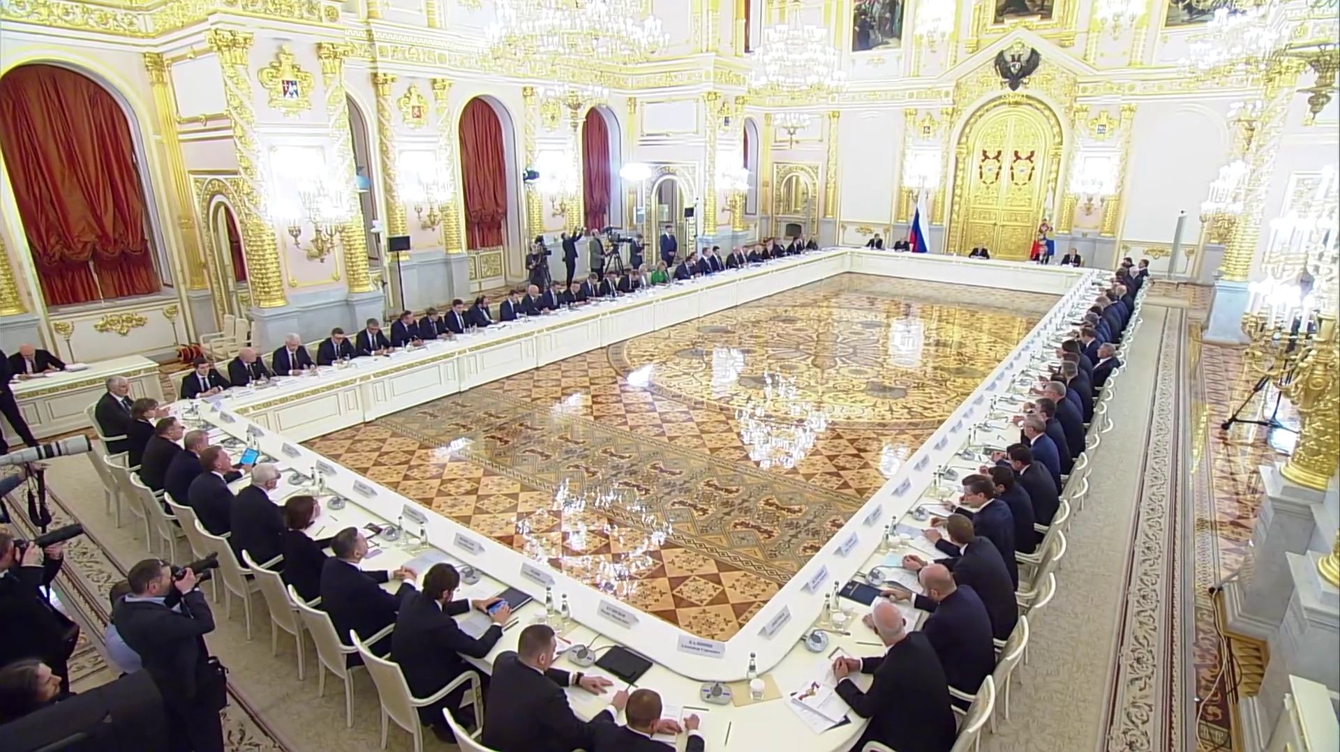 ВЛАДИМИР ПУТИН ПОСТАВИЛ ЗАДАЧИ ДЛЯ СТРАНЫ