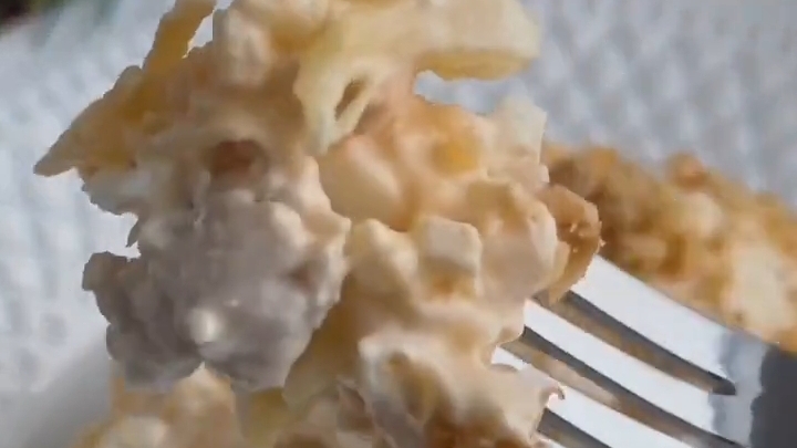 Нежный и вкусный САЛАТ к Новому году...🥗🎄😋