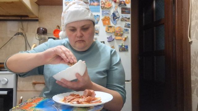 пришла домой надо поесть