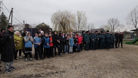 В Старой Станице открыли новую универсальную спортивно-игровую площадку