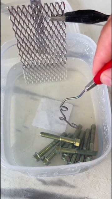 Анодирование титана