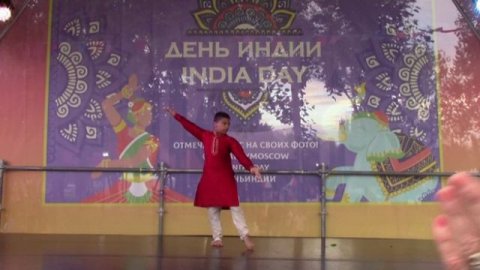 Пенджаби MC | Дил Чори | Стиль Фолк Болливуд | ВАСАНТ ВАСИЛИЙ НИГАМ | Дни Индии | Москва