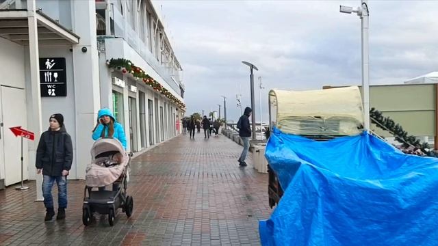 Штормище в Сочи 13 декабря 🌊Зима лютует на курорте! Закрытые пляжи, обстановка, декабрь-2025
