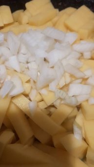 Выходные. Жарю картошку.