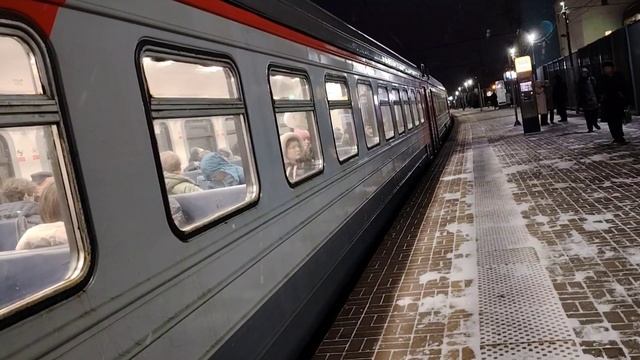 Электропоезд ЭД4М-0304 МОСКВА ЯРОСЛАВСКАЯ-АЛЕКСАНДРОВ-1, НА ПЛАТФОРМЕ ПУШКИНО