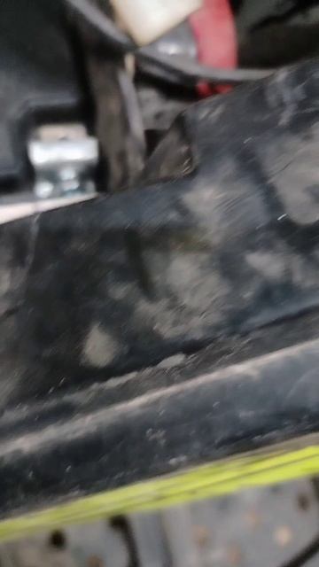 Устройство быстрого снятия аккумулятора на квадроцикле