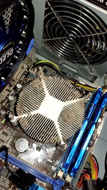 Охлаждение процессора ПК .Пыль Радиатор Процессор Термопаста