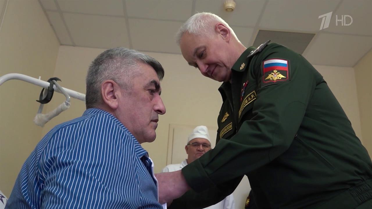 Глава Минобороны РФ Андрей Белоусов вручил "Золотую Звезду" оператору дрона Центра "Рубикон".