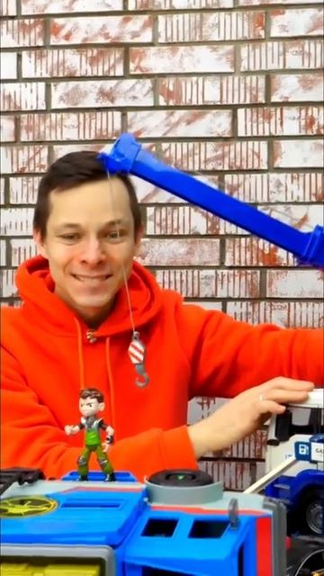 Бен 10 и Федя освобождают Хекса из-под грузовика ️ #длядетей #игрушкидлядетей #машинкидлядетей