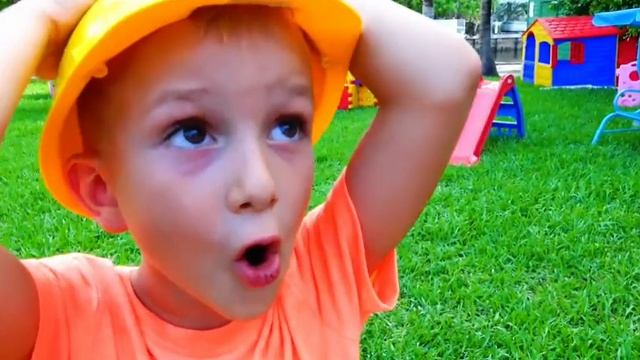 Строим домик для куклы своими руками! Видео для детей!