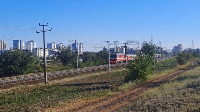 Тепловоз ТЭП70 - 0390 с поездом 041 "Дневной Экспресс" Волгоград - Астрахань.