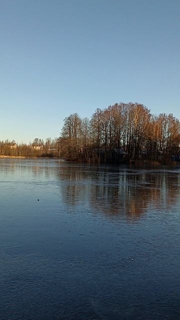 Снова кинул льдину на лëд.mp4