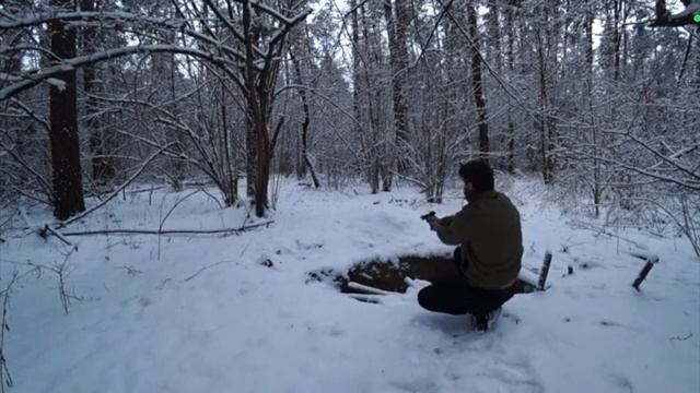 Построил сталкерскую базу в Чернобыле. 24 часа в землянке в Зоне Отчуждения (Влад Резнов) реакция