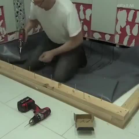 Делаем слив в ванной.