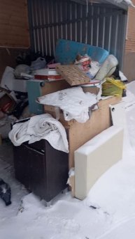 на мусорке порядок , убралась супер ♻️💮✨️