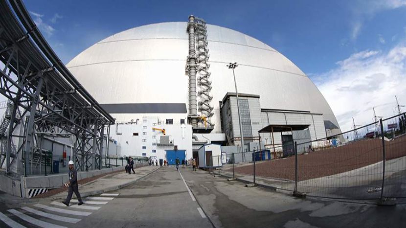 Гросси заявил о приостановке некоторых работ на ЧАЭС после повреждения саркофага