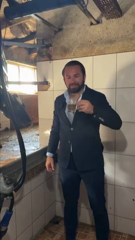 🔴 Când faci cappuccino pe loc😂 Lapte natural direct de la ferma BioMilk🤗🥰❤️🙏🏻