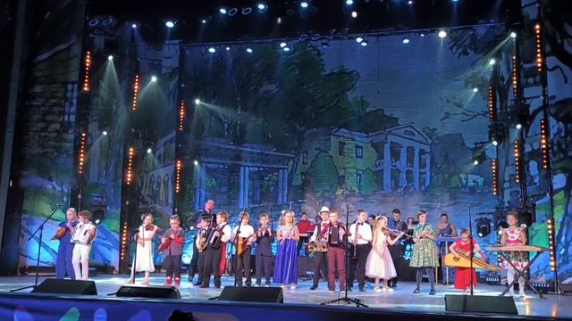 Чайковский П.И."Неаполитанская песенка ". Сводный оркест"Мир, Музыка и развитие".