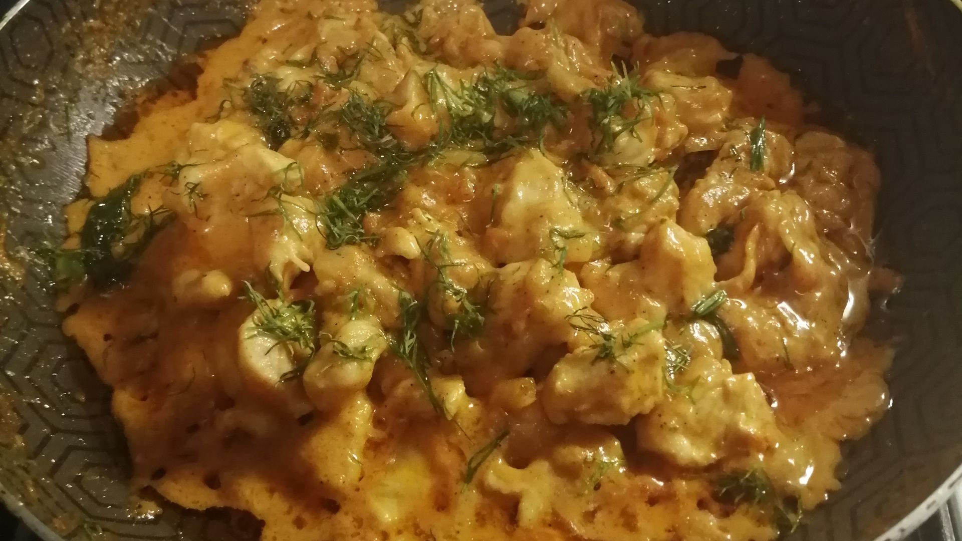 Гуляш из куриного филе.Очень вкусная подлива