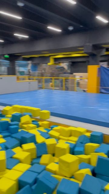 Приехали в Батутный центр